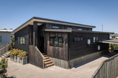 Photo of property in 15 Sandy Place, Waihi Beach, 3611