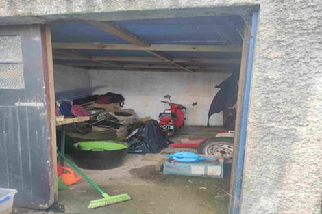 Photo of property in 2 Milne Terrace, Island Bay, Wellington, 6023