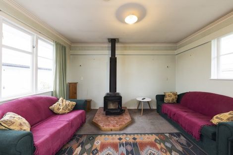 Photo of property in 11 Peters Avenue, Cloverlea, Palmerston North, 4412