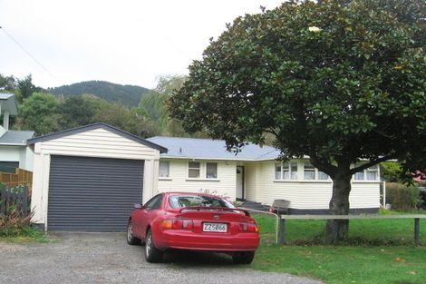 Photo of property in 6 Boscobel Lane, Tawa, Wellington, 5028
