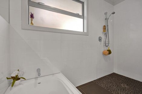 Photo of property in 4a Marchant Place, Westown, New Plymouth, 4310