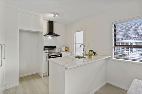 Photo of property in 1/3 Tirimoana Road, Te Atatu South, Auckland, 0602