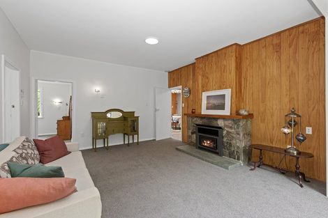 Photo of property in 35 Wyndham Road, Pinehaven, Upper Hutt, 5019