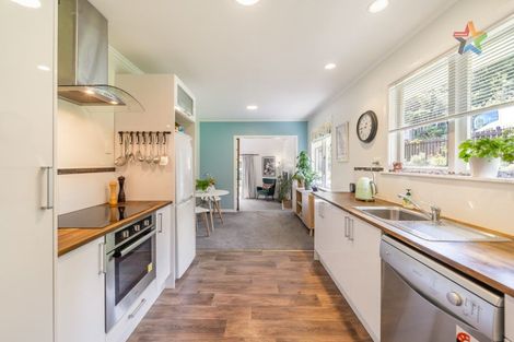 Photo of property in 115 Manuka Street, Stokes Valley, Lower Hutt, 5019