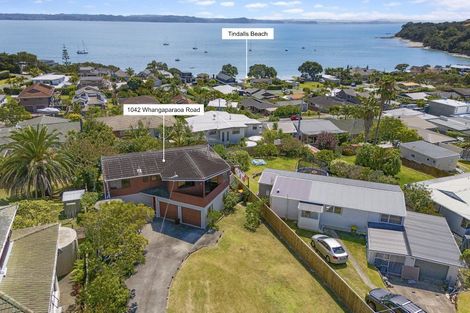 Photo of property in 1042 Whangaparaoa Road, Tindalls Beach, Whangaparaoa, 0930