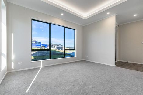 Photo of property in 16 Captain Rings Drive, Papakura, 2110
