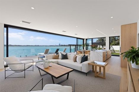 Photo of property in 17 Lansdowne Street, Bayswater, Auckland, 0622