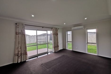 Photo of property in 5 Astelia Lane, Rototuna North, Hamilton, 3210