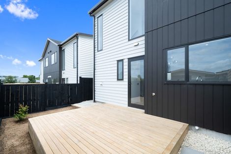 Photo of property in 7a Poto Street, Te Atatu South, Auckland, 0610