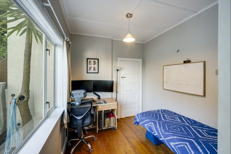 Photo of property in 28 Havelock Road, Hospital Hill, Napier, 4110