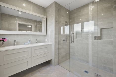 Photo of property in 370 Bay View Road, Saint Clair, Dunedin, 9012