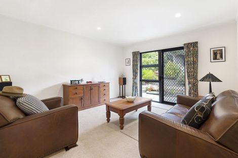 Photo of property in 13 Lanyon Place, Whitby, Porirua, 5024