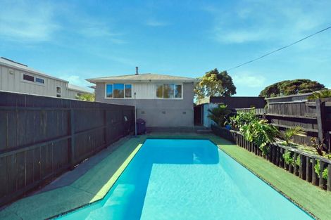 Photo of property in 27 Wairau Road, Oakura, 4314