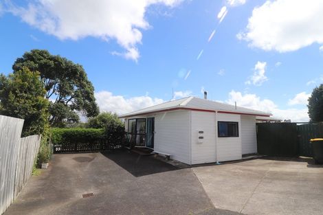 Photo of property in 2/99 Ocean View Road, Hillcrest, Auckland, 0627