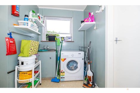 Photo of property in 1 Kennedy Crescent, Waimate, 7924