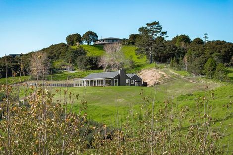 Photo of property in 48 Upper Whangateau Road, Big Omaha, 0985