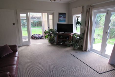 Photo of property in 404 Muritai Road, Eastbourne, Lower Hutt, 5013