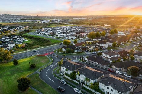 Photo of property in 137 Baverstock Road, Flat Bush, Auckland, 2016