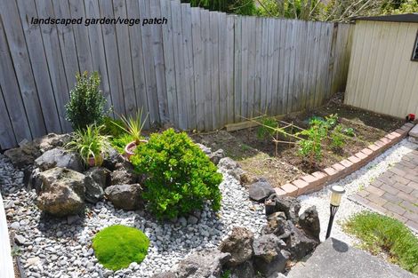 Photo of property in 1/15 Theban Place, Totara Vale, Auckland, 0629