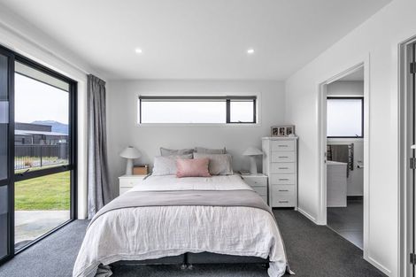 Photo of property in 14 Ralph Moir Drive, Te Anau, 9679