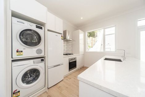 Photo of property in 58 Mortimer Terrace, Brooklyn, Wellington, 6021