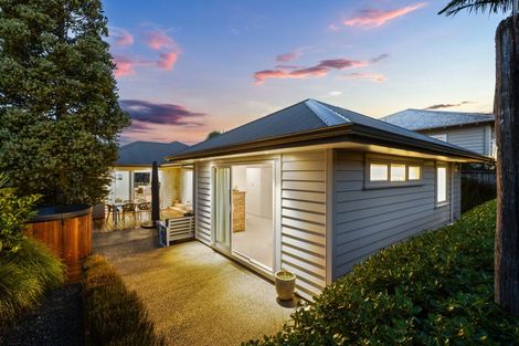 Photo of property in 6 Denby Lane, Northcote Point, Auckland, 0627