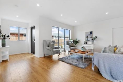 Photo of property in 8a Karamu Street, Te Atatu Peninsula, Auckland, 0610