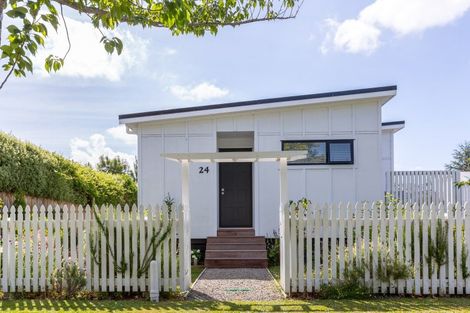 Photo of property in 24 Kempton Street, Greytown, 5712