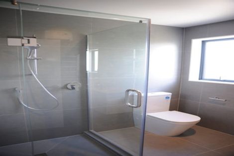 Photo of property in 7/11 Oteha Valley Road, Northcross, Auckland, 0632