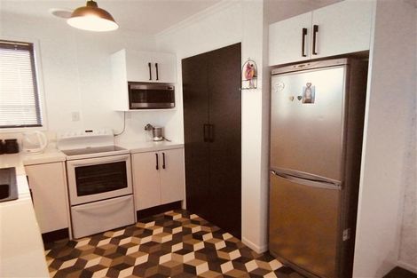 Photo of property in 1/506 Devon Street East, Strandon, New Plymouth, 4312