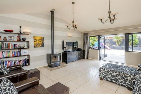 Photo of property in 46 Campion Road, Waikanae Beach, Waikanae, 5036