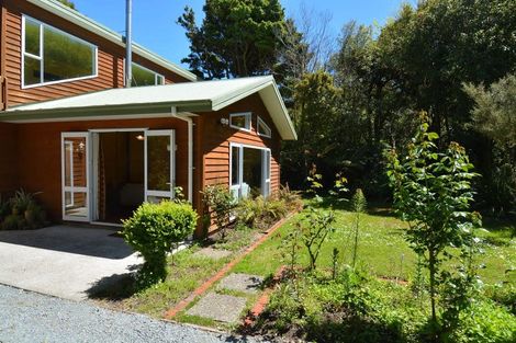 Photo of property in 33 Rakiura Parade, Otatara, Invercargill, 9879