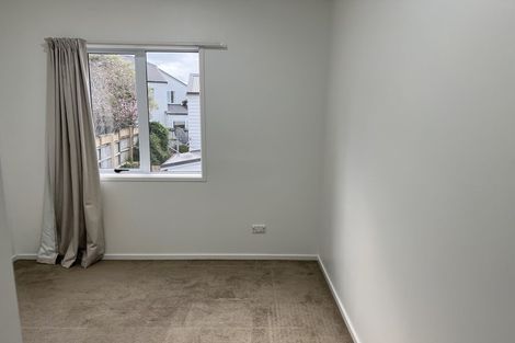 Photo of property in 11/30 John Jennings Drive, Oteha, Auckland, 0632