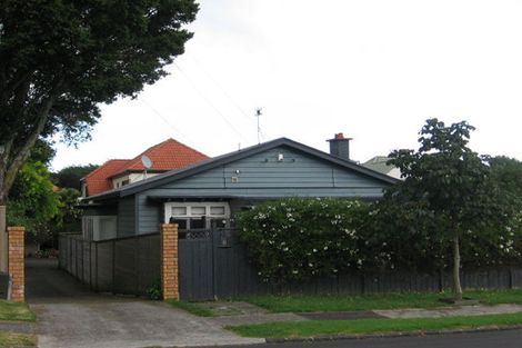 Photo of property in 8a Kingsway, Three Kings, Auckland, 1024