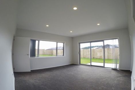 Photo of property in 10 Tilly Lane, Huapai, Kumeu, 0810