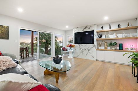 Photo of property in 4/92 Churchill Road, Murrays Bay, Auckland, 0630