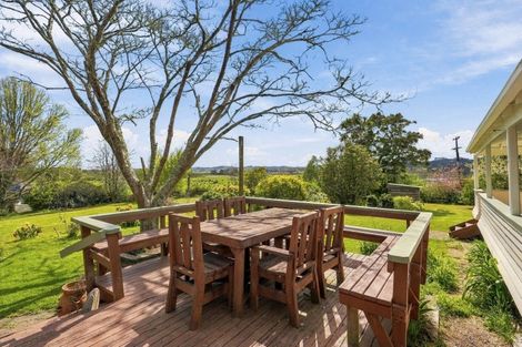 Photo of property in 2059 State Highway 16, Helensville, 0875