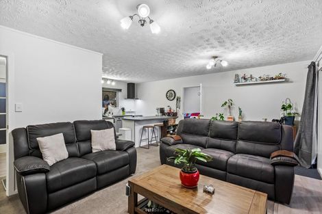 Photo of property in 3/29 Garelja Road, Henderson, Auckland, 0612