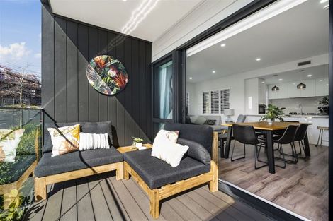 Photo of property in 70 Te Oneroa Way, Long Bay, Auckland, 0630