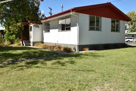 Photo of property in 16 Rata Road, Twizel, 7901