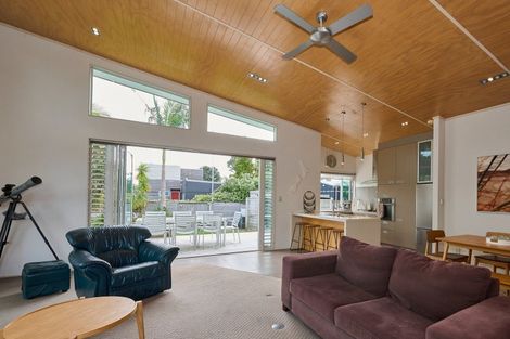 Photo of property in 156 Sands Crescent, Matarangi, Whitianga, 3592
