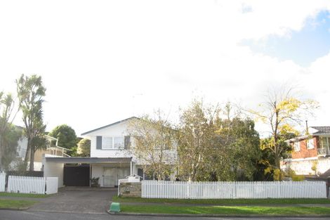 Photo of property in 94 Reeves Road, Pakuranga Heights, Auckland, 2010