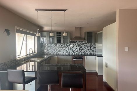 Photo of property in 9 Gwenand Place, Botany Downs, Auckland, 2010