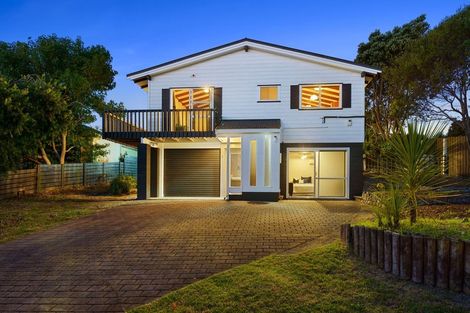Photo of property in 7 Napier Grove, Waikanae Beach, Waikanae, 5036