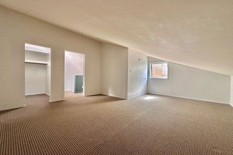 Photo of property in Tennyson Apartments, 3/25 Tennyson Street, Te Aro, Wellington, 6011