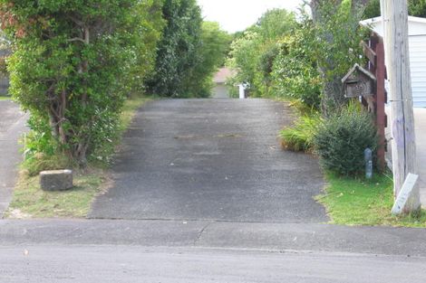 Photo of property in 17 Tauhara Street, Green Bay, Auckland, 0604