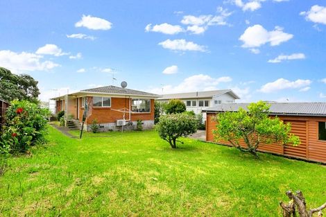 Photo of property in 2/64 Bruce Road, Glenfield, Auckland, 0629
