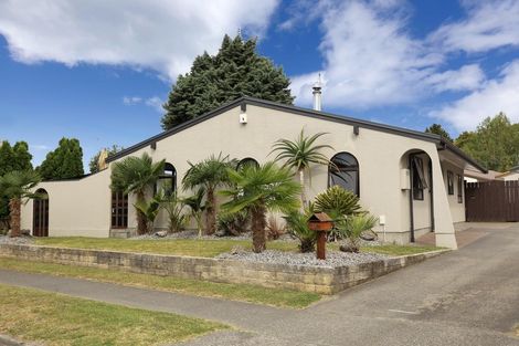 Photo of property in 17 Churchill Drive, Taradale, Napier, 4112