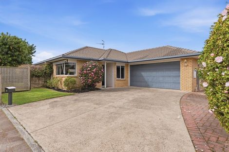 Photo of property in 8 Evergreen Glade, Papamoa Beach, Papamoa, 3118