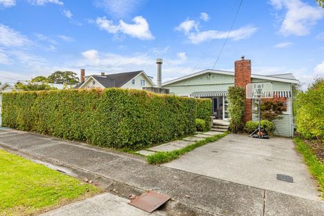 Photo of property in 41 Hanlon Crescent, Narrow Neck, Auckland, 0624